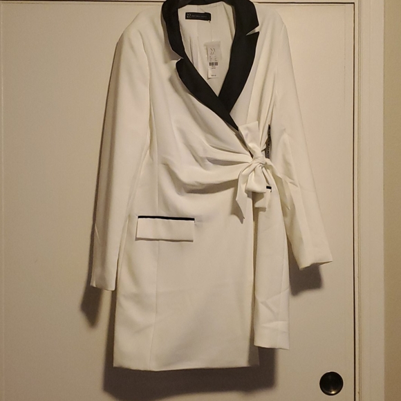 Black and white long slim blazer - Picture 1 of 4